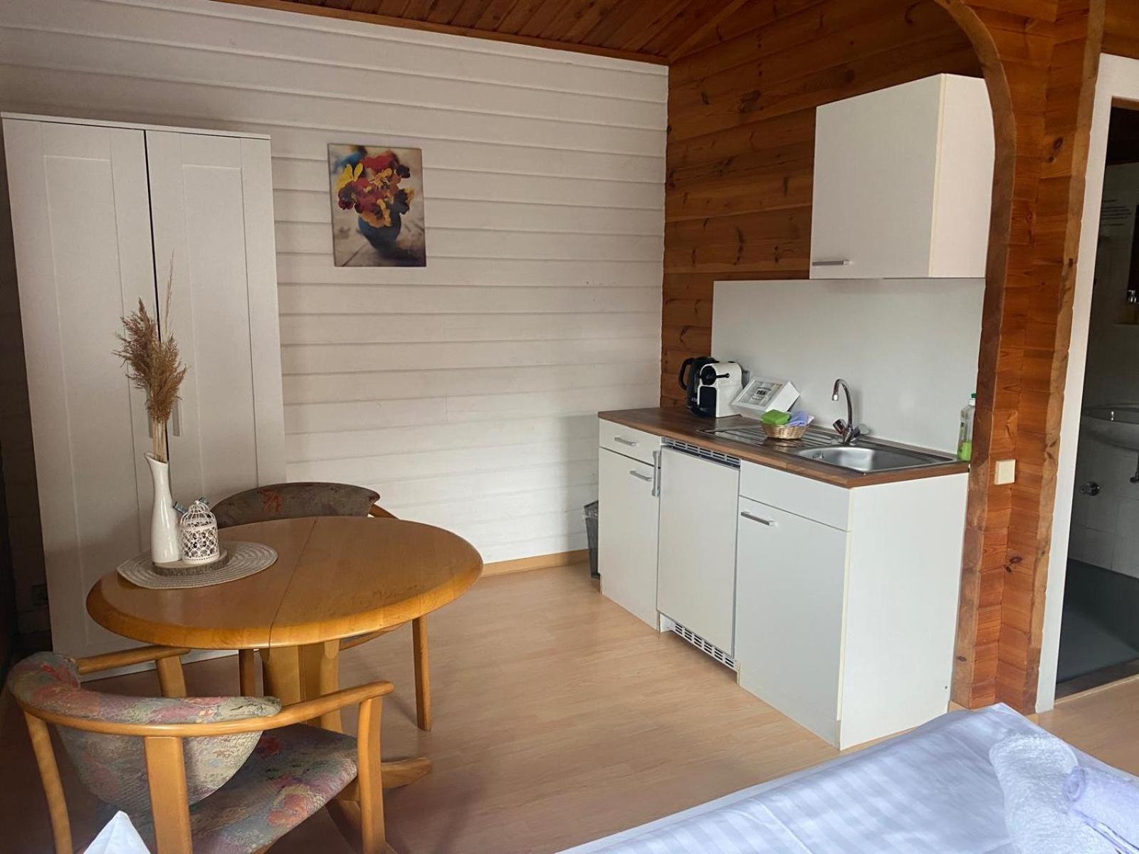 Abb Sportcenter Gaensefurth, Doppelzimmer Ohne Kueche, Standard Doppelzimmer Mit Kueche Hecklingen  Exterior photo